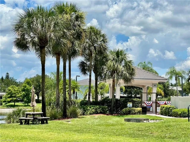 15031 Summit Place Cir 42, Naples, Florida 34119