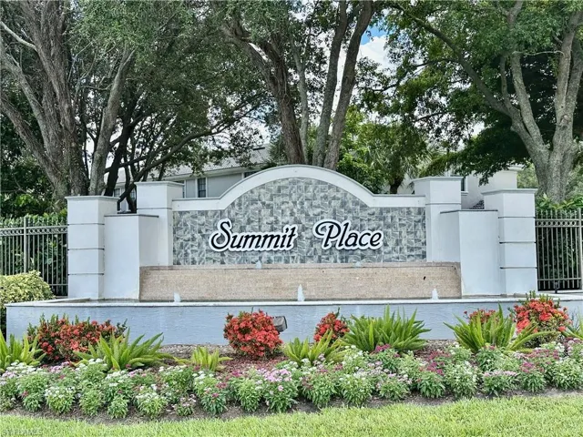 15031 Summit Place Cir 42, Naples, Florida 34119