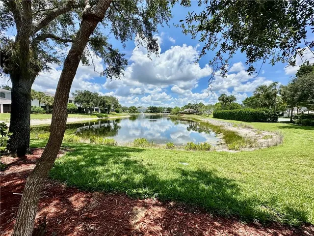 15031 Summit Place Cir 42, Naples, Florida 34119
