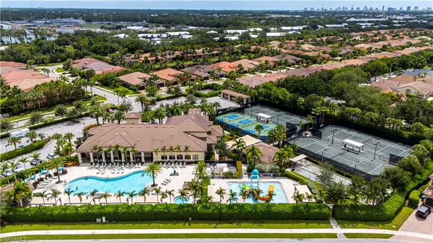 13852 Luna Dr, Naples, Florida 34109