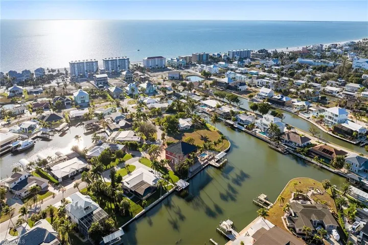 271 Randy Ln, Fort Myers Beach, Florida 33931