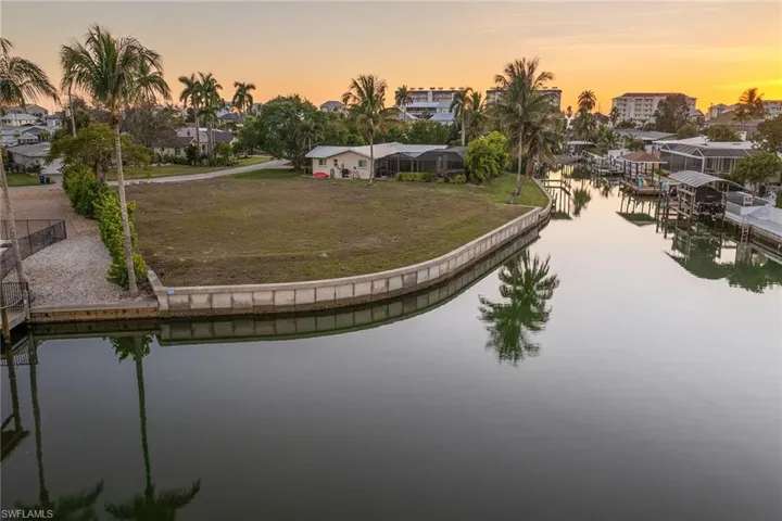 271 Randy Ln, Fort Myers Beach, Florida 33931