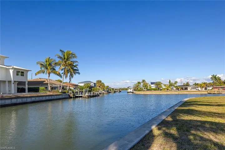 271 Randy Ln, Fort Myers Beach, Florida 33931
