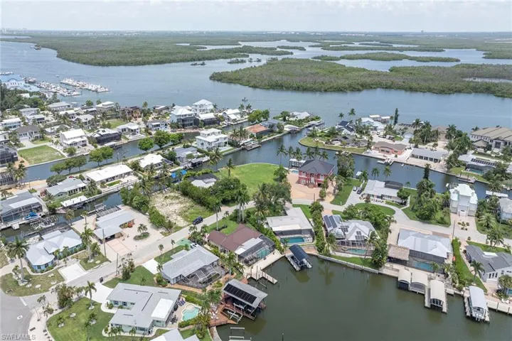 271 Randy Ln, Fort Myers Beach, Florida 33931