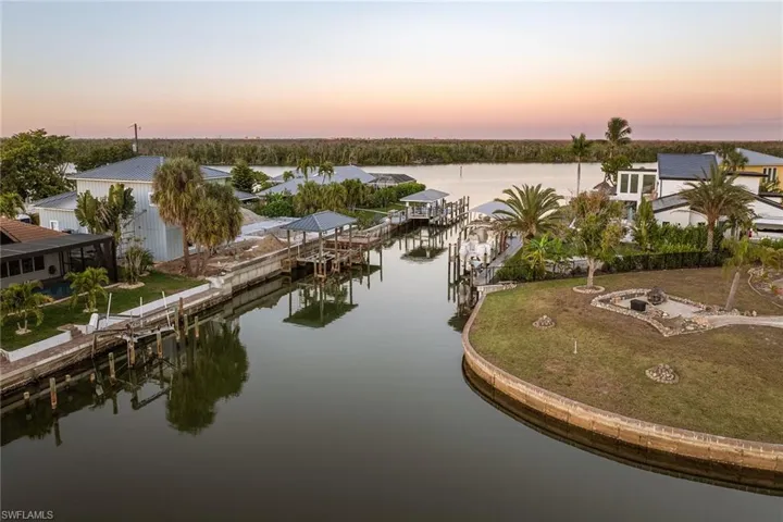 271 Randy Ln, Fort Myers Beach, Florida 33931