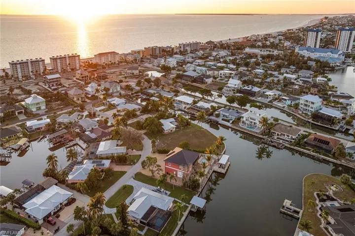 271 Randy Ln, Fort Myers Beach, Florida 33931