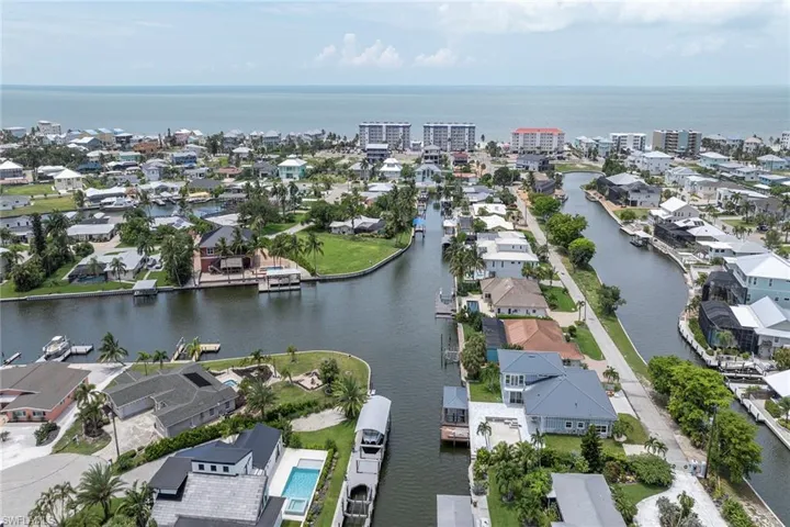271 Randy Ln, Fort Myers Beach, Florida 33931