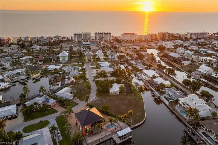 271 Randy Ln, Fort Myers Beach, Florida 33931