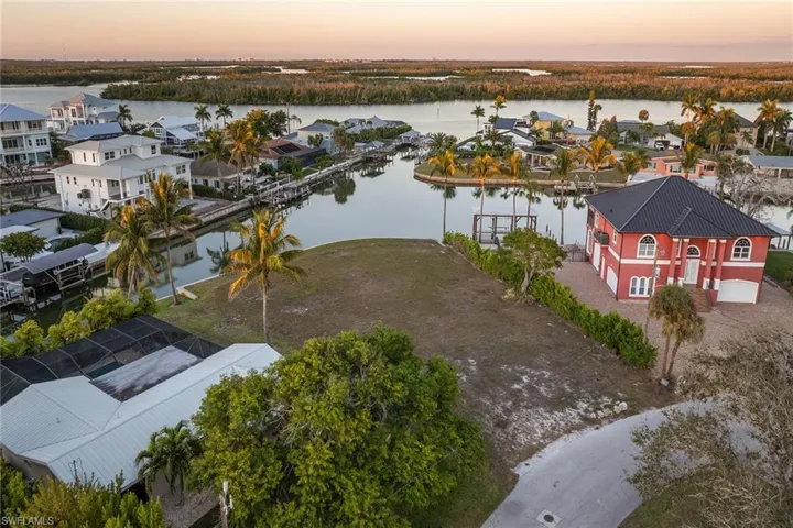 271 Randy Ln, Fort Myers Beach, Florida 33931