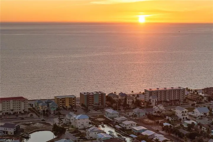 271 Randy Ln, Fort Myers Beach, Florida 33931