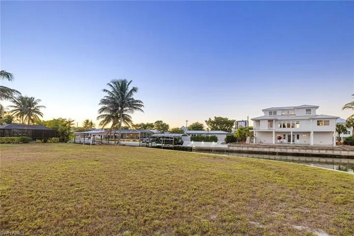 271 Randy Ln, Fort Myers Beach, Florida 33931