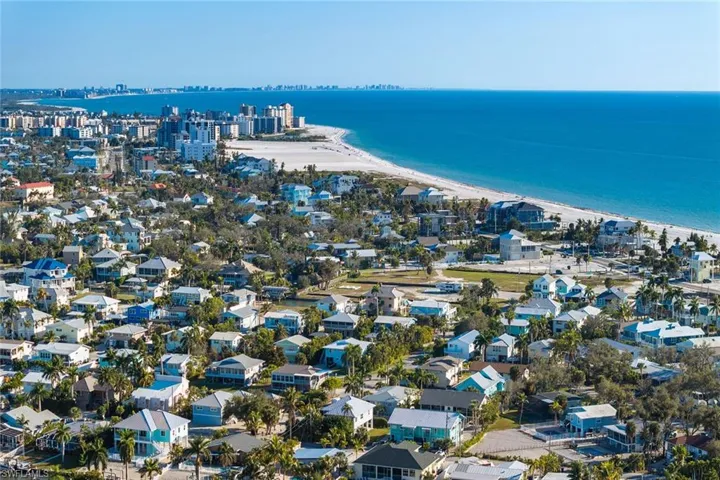 271 Randy Ln, Fort Myers Beach, Florida 33931