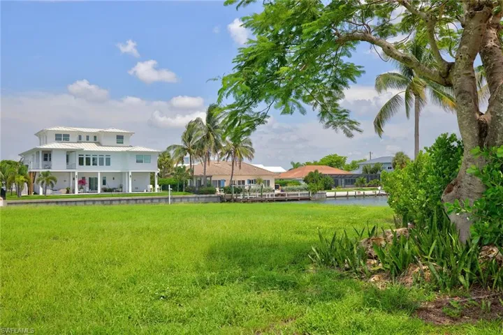 271 Randy Ln, Fort Myers Beach, Florida 33931