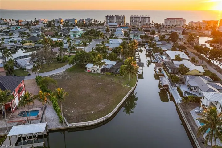 271 Randy Ln, Fort Myers Beach, Florida 33931