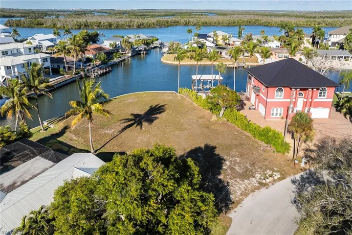 271 Randy Ln, Fort Myers Beach, Florida 33931