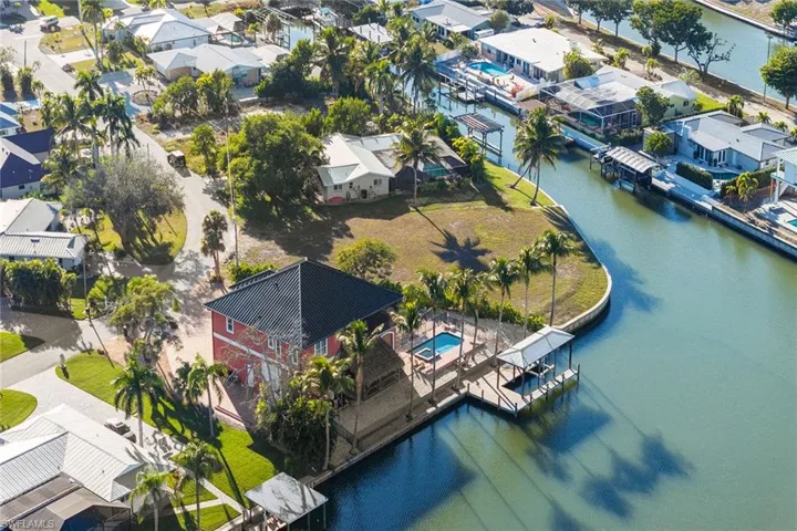 271 Randy Ln, Fort Myers Beach, Florida 33931