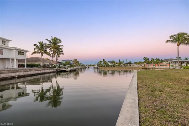 271 Randy Ln, Fort Myers Beach, Florida 33931