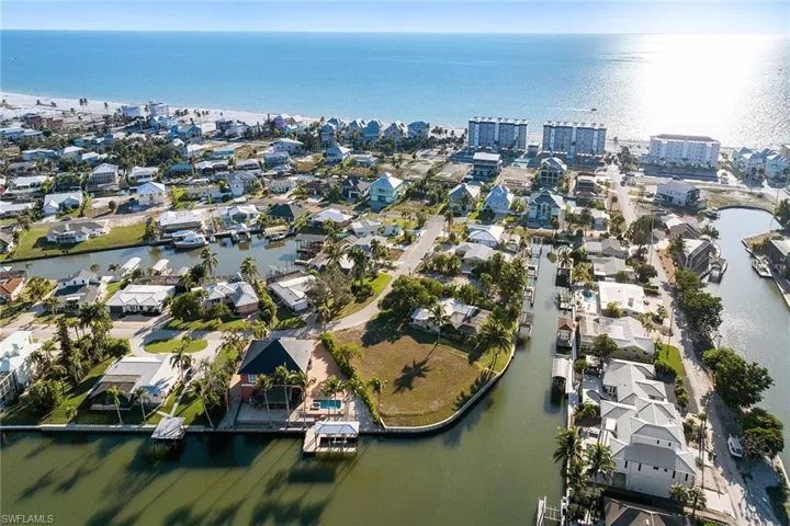 271 Randy Ln, Fort Myers Beach, Florida 33931