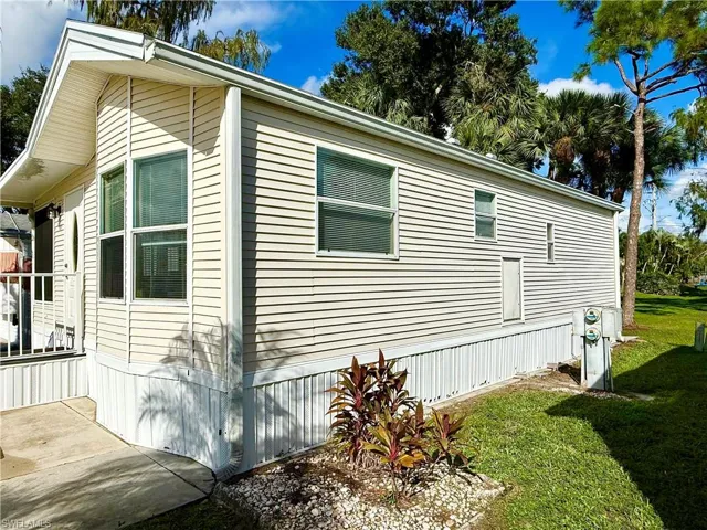 193 Panther Pass Cir 193, Naples, Florida 34114