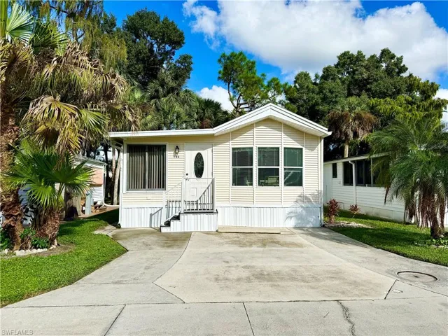 193 Panther Pass Cir 193, Naples, Florida 34114