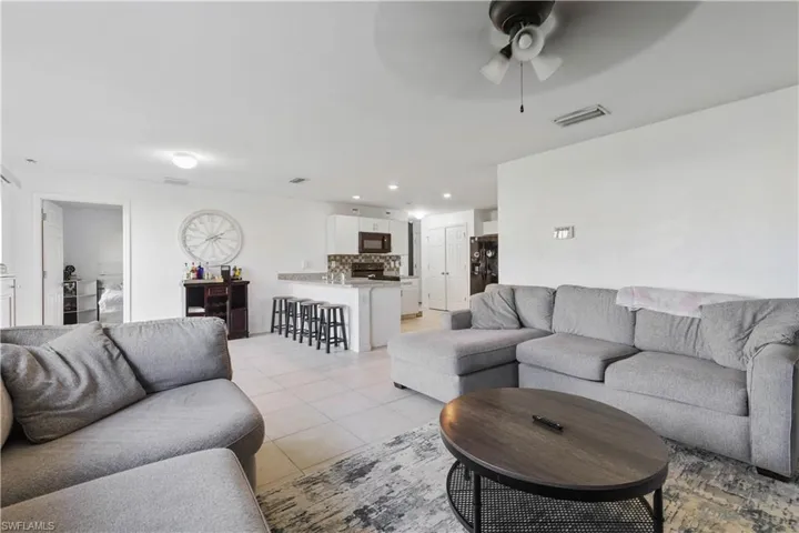 3454 NE 10th  PL, Cape Coral, FL 33909