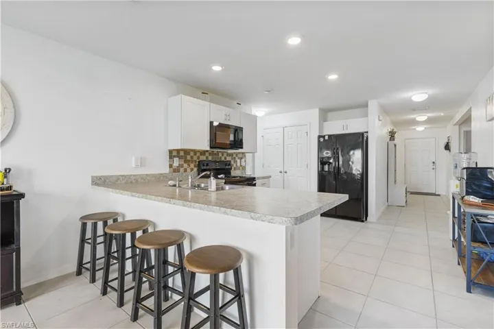 3454 NE 10th  PL, Cape Coral, FL 33909