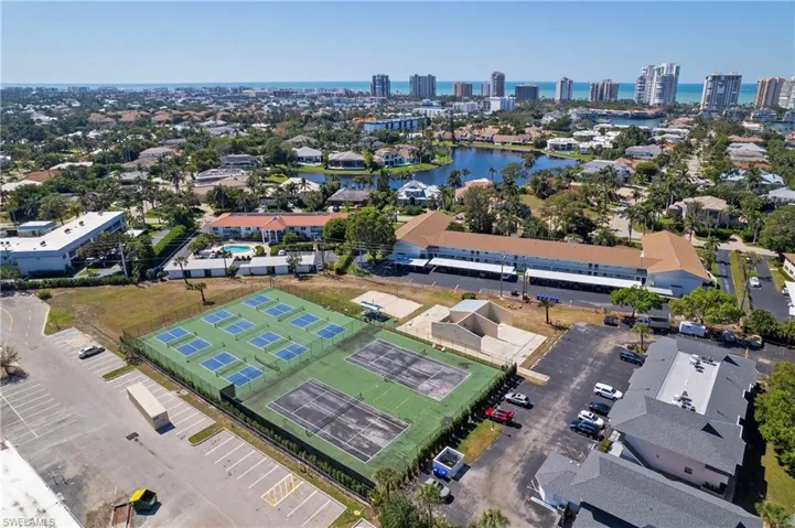 600 Neapolitan Way # 343, Naples Fl 34103