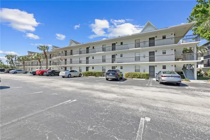 600 Neapolitan Way # 343, Naples Fl 34103