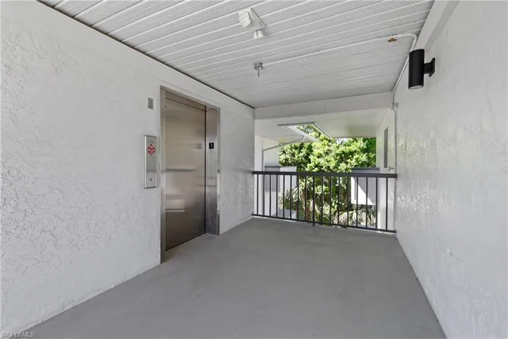 600 Neapolitan Way # 343, Naples Fl 34103