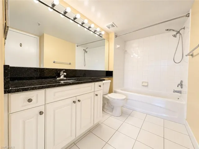 1150 Wildwood Lakes Blvd 202, Naples, Florida 34104