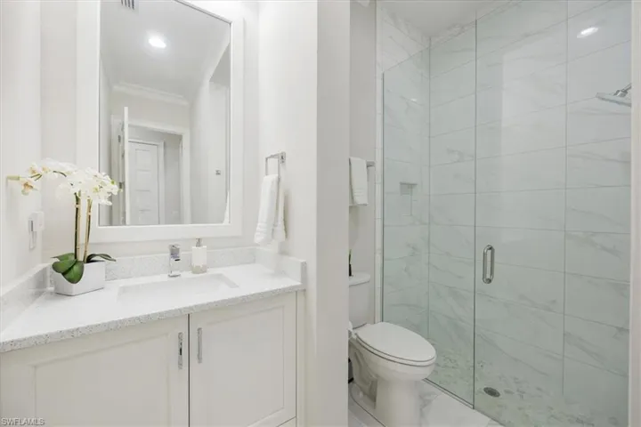 6419  Negril Isle  DR, Naples, FL 34113