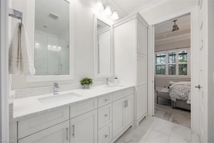 6419  Negril Isle  DR, Naples, FL 34113