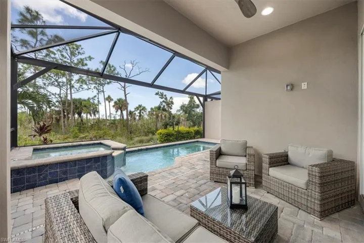 6419  Negril Isle  DR, Naples, FL 34113