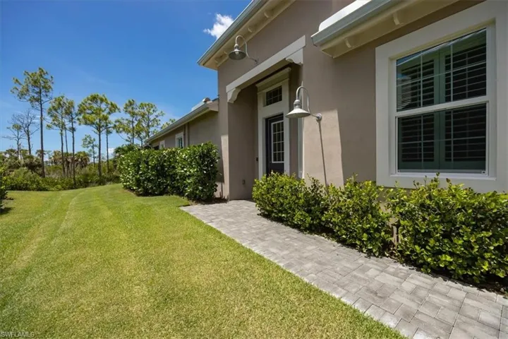6419  Negril Isle  DR, Naples, FL 34113