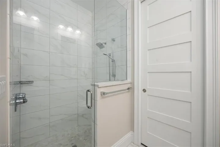 6419  Negril Isle  DR, Naples, FL 34113