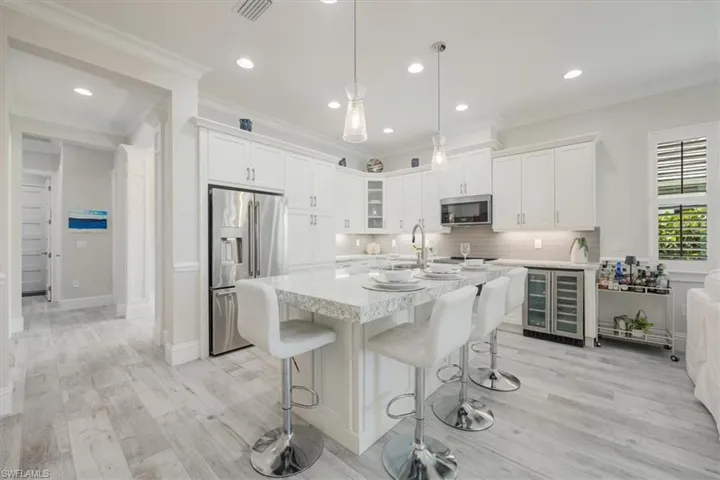 6419  Negril Isle  DR, Naples, FL 34113