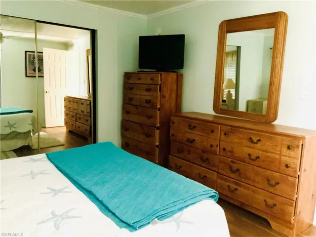 Owner Suite w/dbl mirror closets & storage