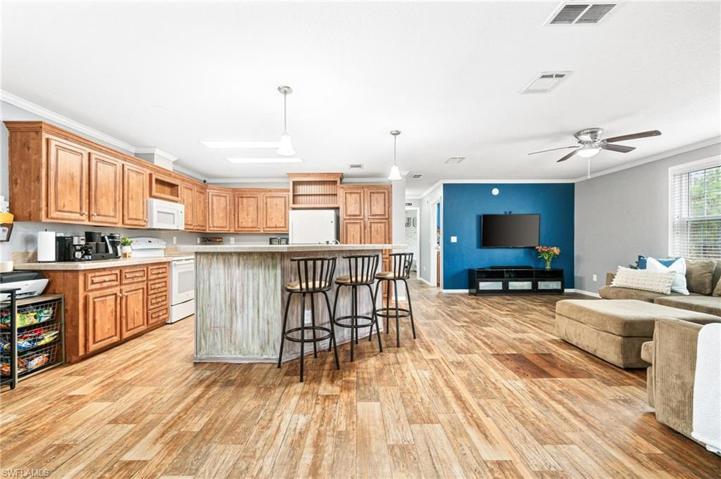 4690  26th SE AVE, NAPLES, FL 34117