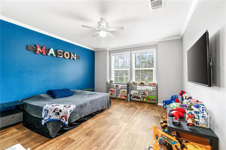 2nd bedroom