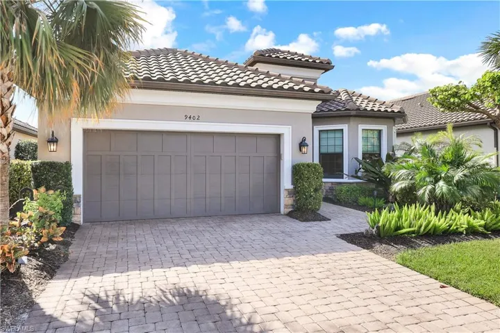 9402  Terresina  DR, Naples, FL 34119