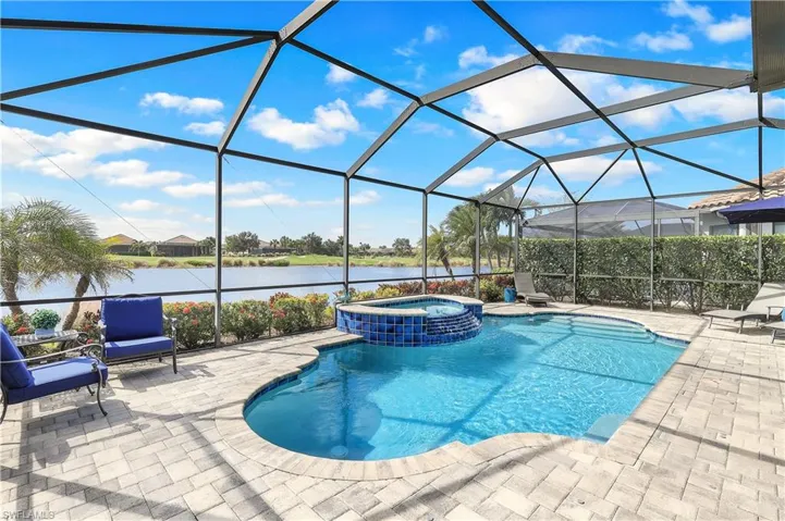 9402  Terresina  DR, Naples, FL 34119