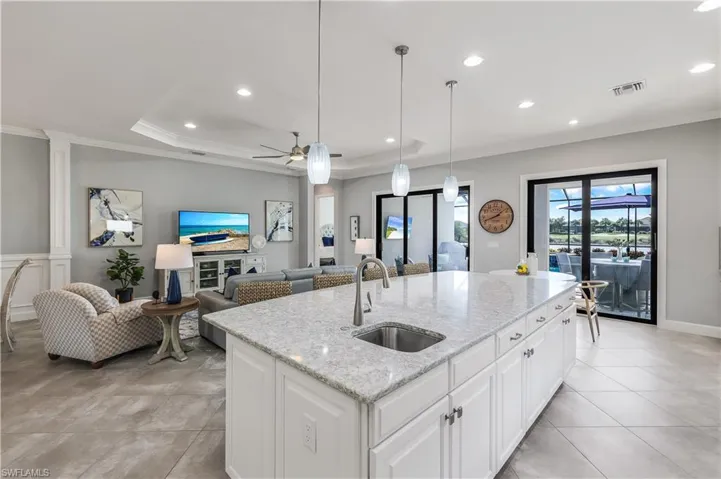 9402  Terresina  DR, Naples, FL 34119
