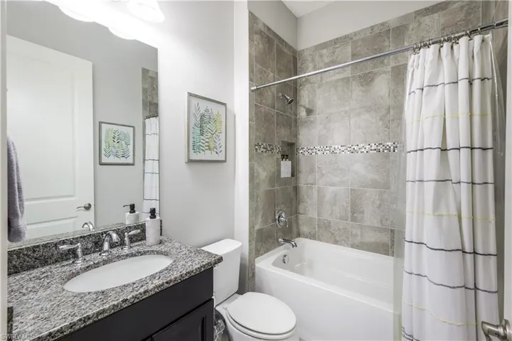 9402  Terresina  DR, Naples, FL 34119