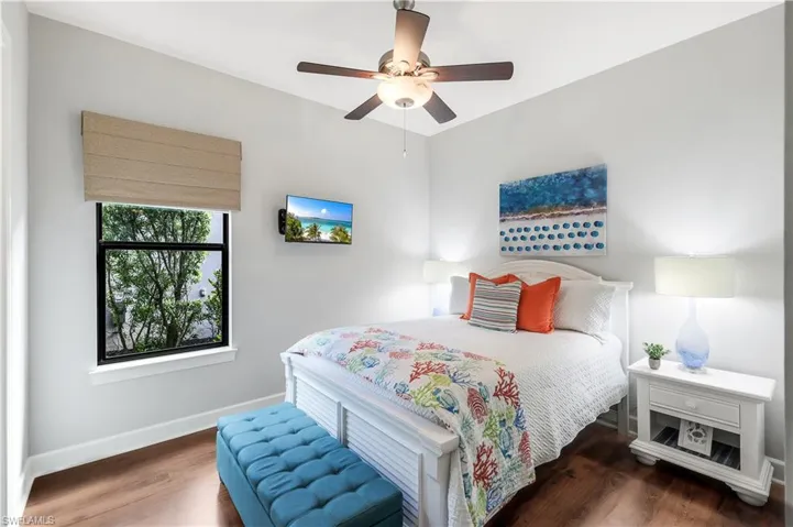 9402  Terresina  DR, Naples, FL 34119
