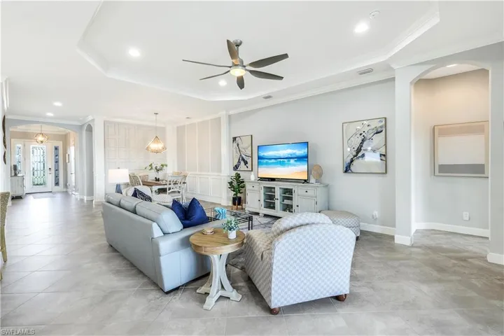 9402  Terresina  DR, Naples, FL 34119