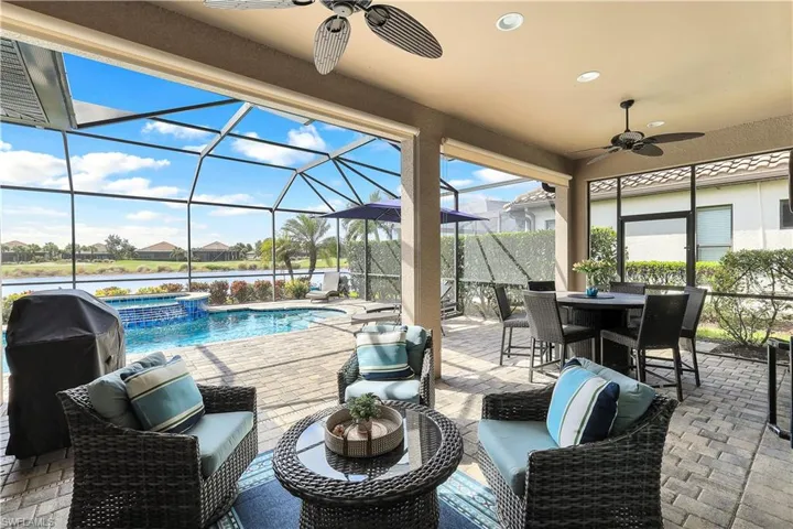 9402  Terresina  DR, Naples, FL 34119