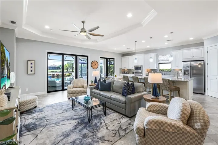 9402  Terresina  DR, Naples, FL 34119