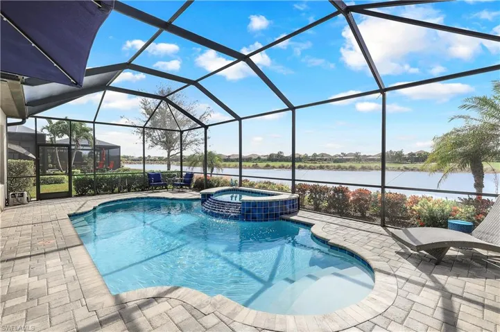 9402  Terresina  DR, Naples, FL 34119