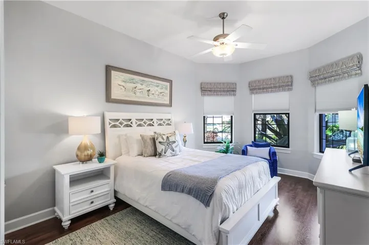 9402  Terresina  DR, Naples, FL 34119
