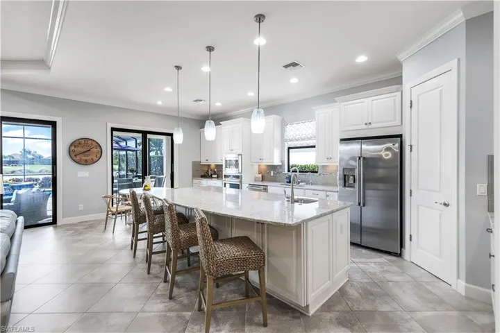9402  Terresina  DR, Naples, FL 34119